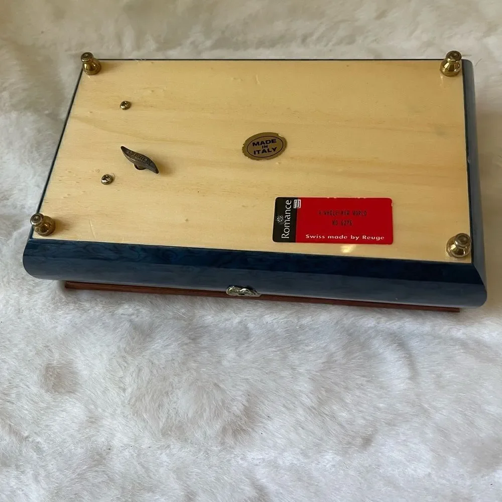 Vintage Romance high gloss Navy Blue inlaid musical jewelry box made in… - Picture 8 of 13